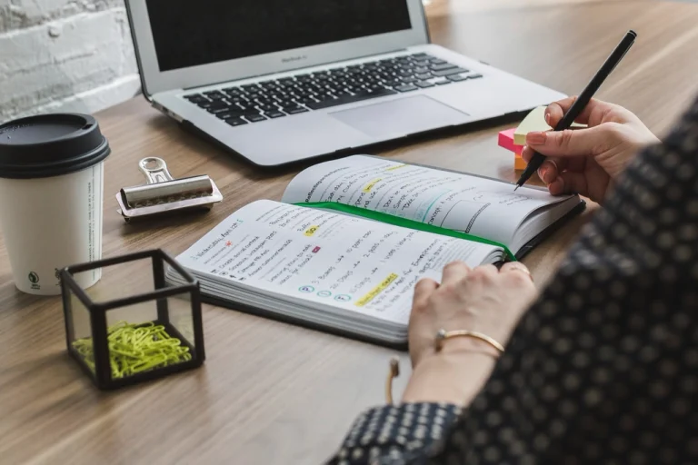 How Much Should You Actually Charge? Pricing Your Freelance Services